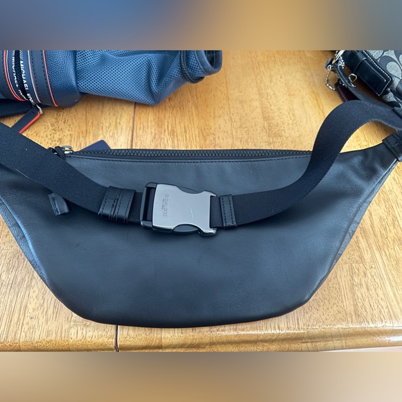 COACH WARREN BELT BAG IN COLORBLOCK SIGNATURE CANVAS (F83134) - Picture 2 of 4